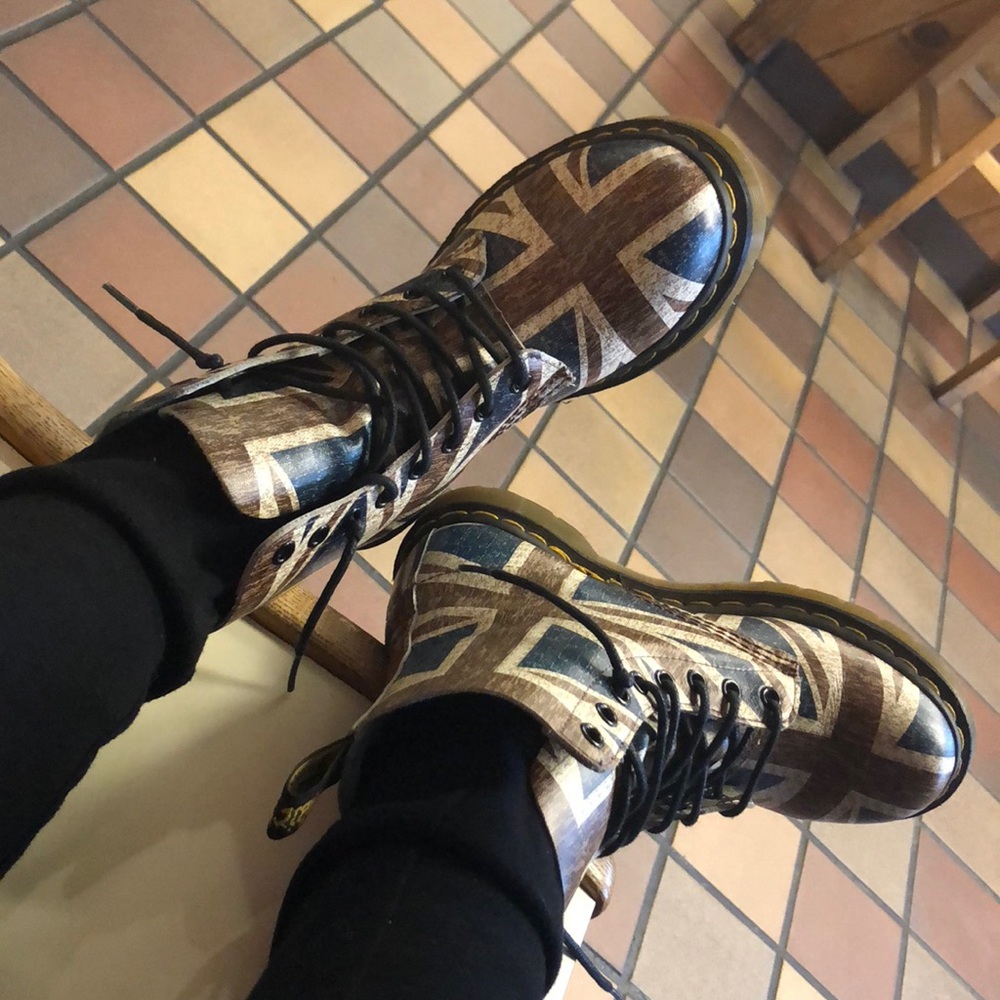 Dr marten size 6/37
